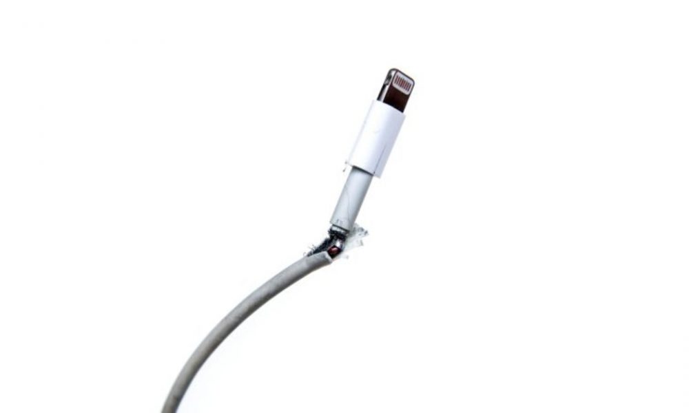 Fray lightning cable header