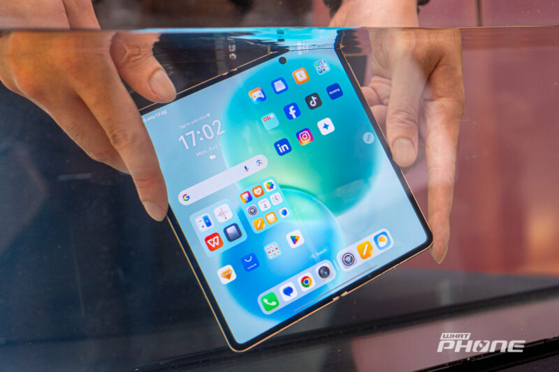 HONOR Magic V5