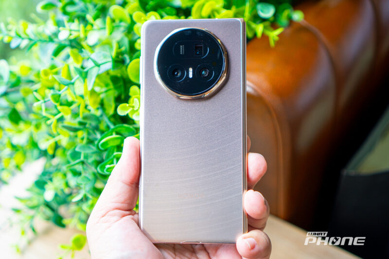 HONOR Magic V5