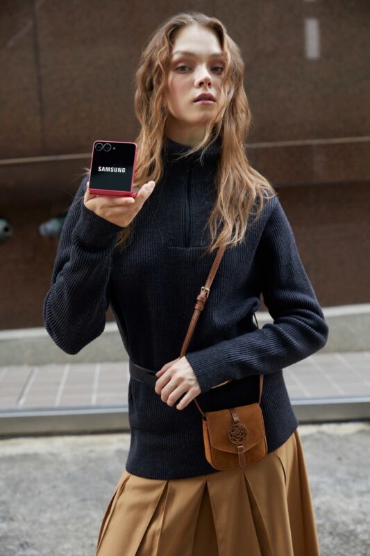 Galaxy Z Flip7 Aristotle