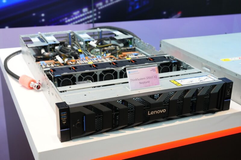 Lenovo Hybrid AI